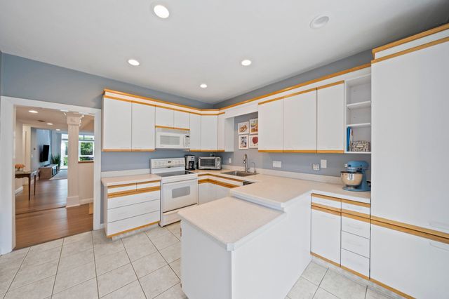 72 Kim Ter C, Stoughton, MA 02072