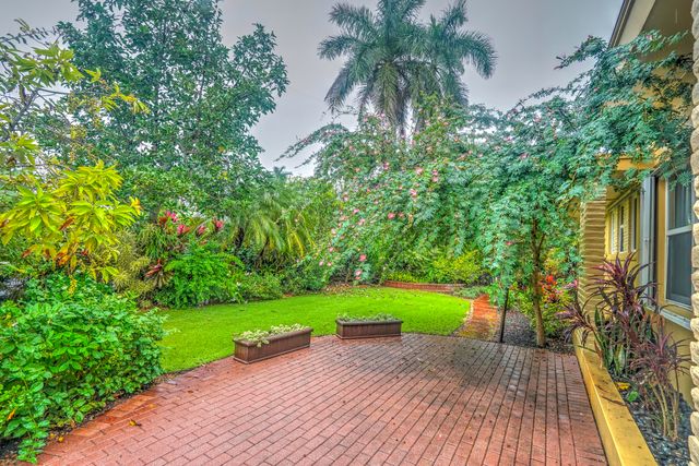 216 32nd Street, West Palm Beach, FL 33407