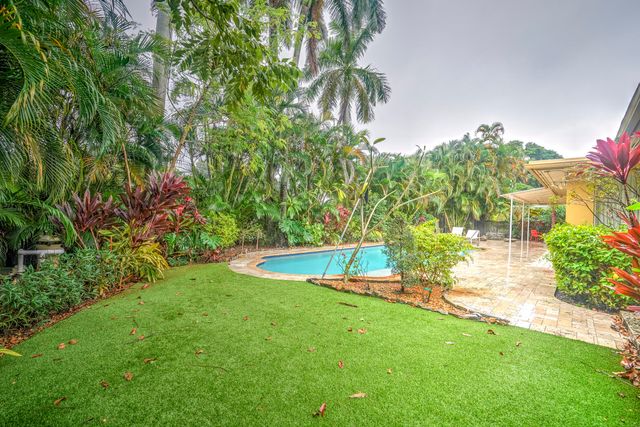 216 32nd Street, West Palm Beach, FL 33407