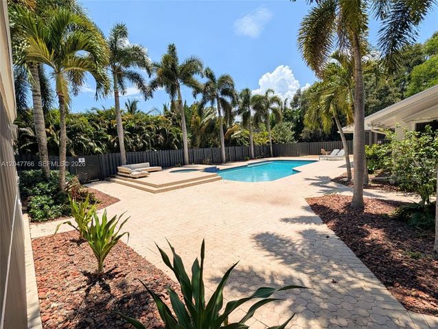 5131 SW 201st Ter, Southwest Ranches, FL 33332