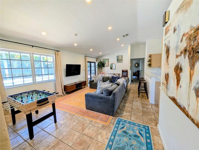 5131 SW 201st Ter, Southwest Ranches, FL 33332