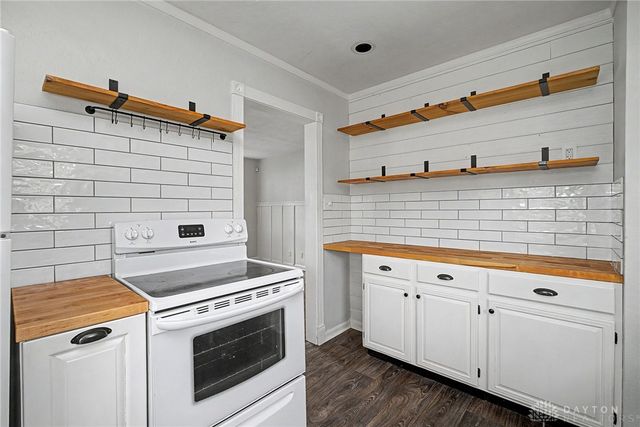 2901 Lansing Drive, Dayton, OH 45420