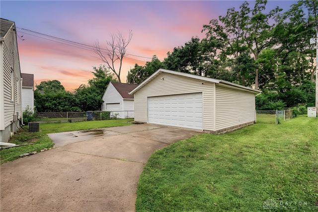 2901 Lansing Drive, Dayton, OH 45420