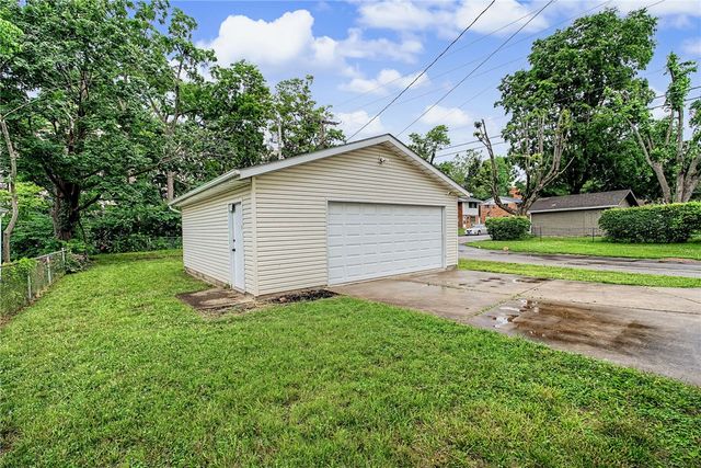 2901 Lansing Drive, Dayton, OH 45420