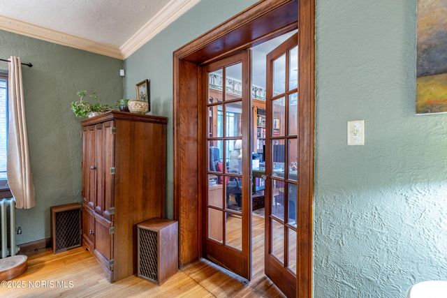 2647 Pemberton Drive, Toledo, OH 43606