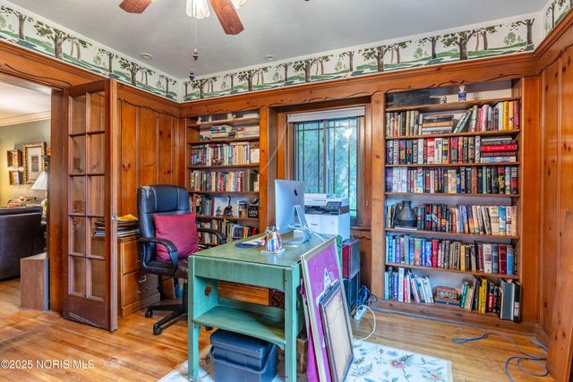 2647 Pemberton Drive, Toledo, OH 43606