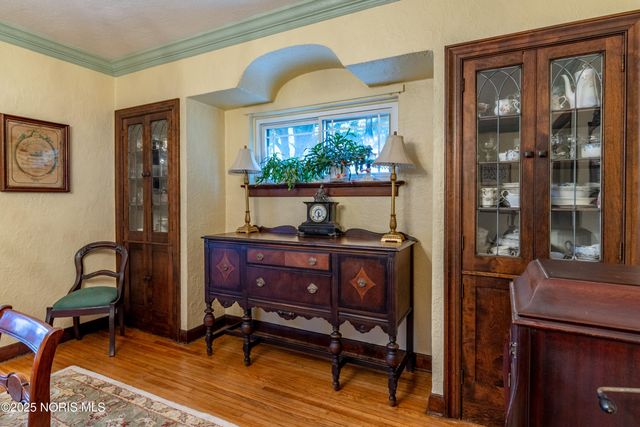 2647 Pemberton Drive, Toledo, OH 43606