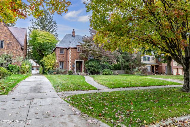 2647 Pemberton Drive, Toledo, OH 43606