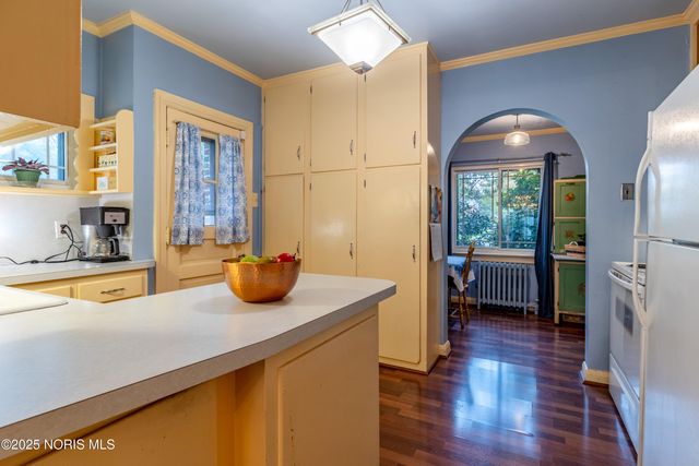 2647 Pemberton Drive, Toledo, OH 43606