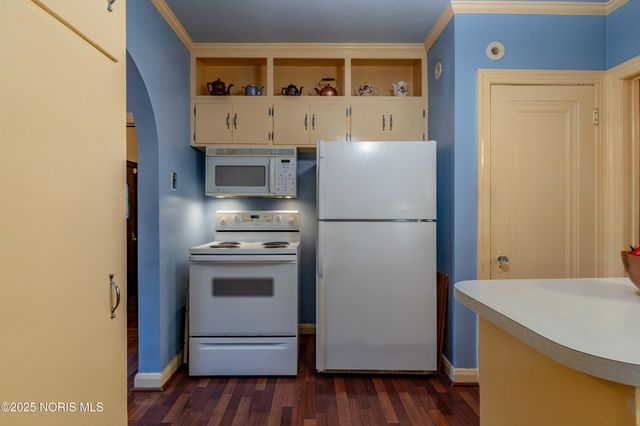 2647 Pemberton Drive, Toledo, OH 43606