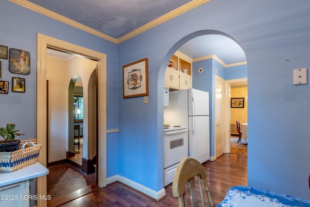 2647 Pemberton Drive, Toledo, OH 43606