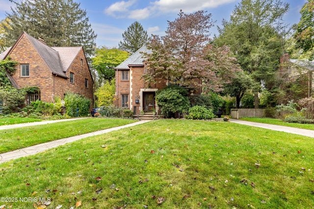 2647 Pemberton Drive, Toledo, OH 43606