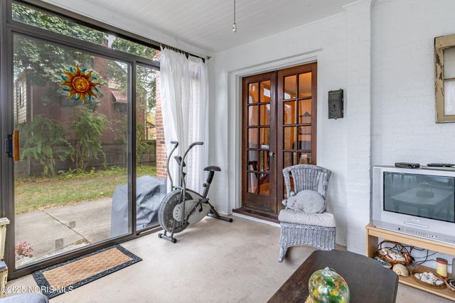 2647 Pemberton Drive, Toledo, OH 43606