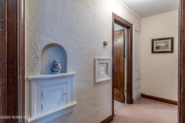 2647 Pemberton Drive, Toledo, OH 43606