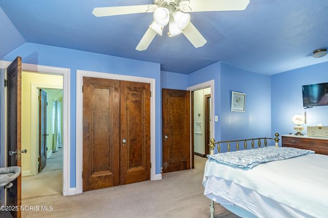 2647 Pemberton Drive, Toledo, OH 43606