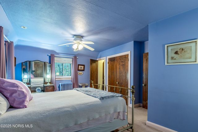 2647 Pemberton Drive, Toledo, OH 43606