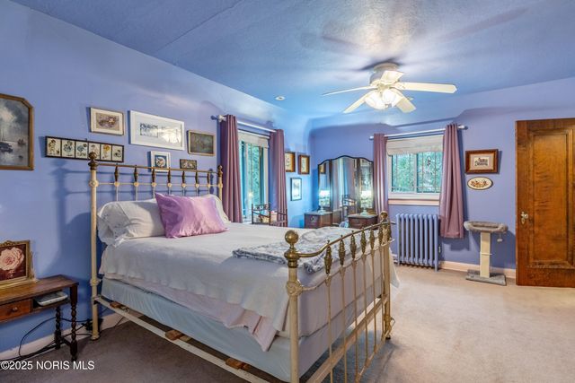 2647 Pemberton Drive, Toledo, OH 43606