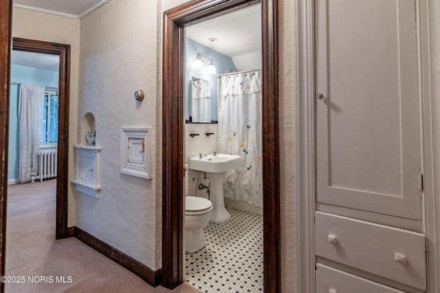 2647 Pemberton Drive, Toledo, OH 43606