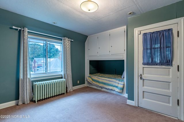 2647 Pemberton Drive, Toledo, OH 43606