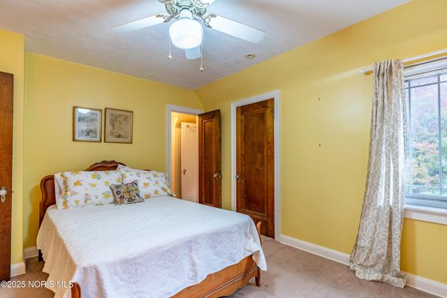 2647 Pemberton Drive, Toledo, OH 43606