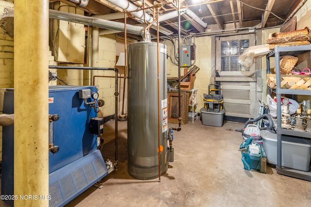 2647 Pemberton Drive, Toledo, OH 43606