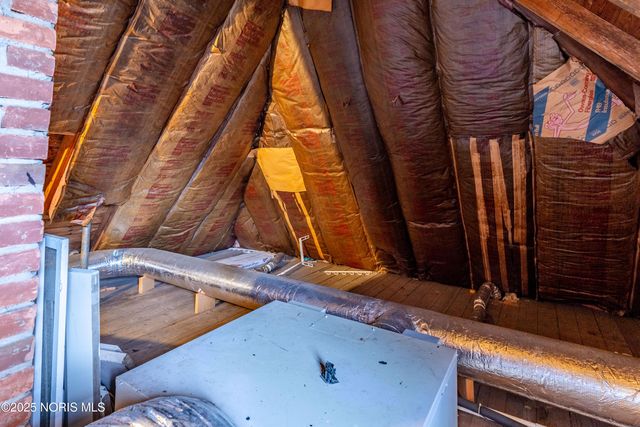 2647 Pemberton Drive, Toledo, OH 43606