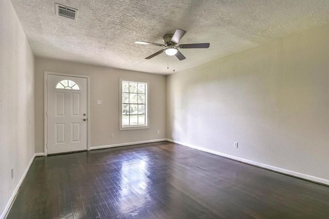 704 Grafton Street, La Marque, TX 77568
