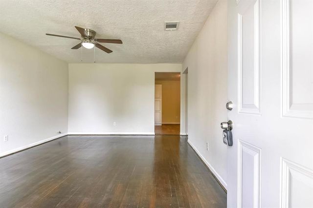 704 Grafton Street, La Marque, TX 77568