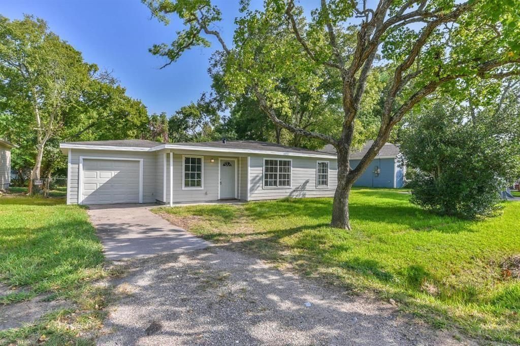 704 Grafton Street, La Marque, TX 77568
