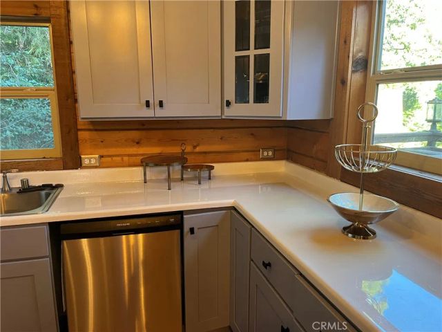 24839 Felsen Drive, Crestline, CA 92325