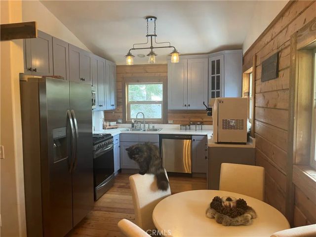 24839 Felsen Drive, Crestline, CA 92325
