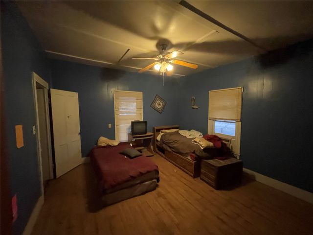 100 Cottle Street, Moran, TX 76464