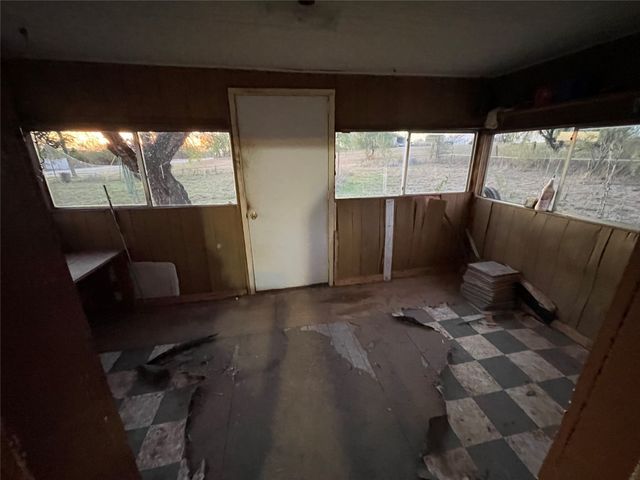 100 Cottle Street, Moran, TX 76464