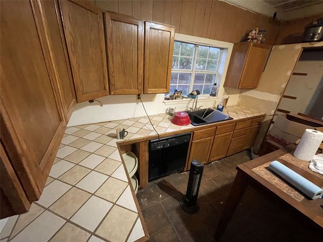 100 Cottle Street, Moran, TX 76464