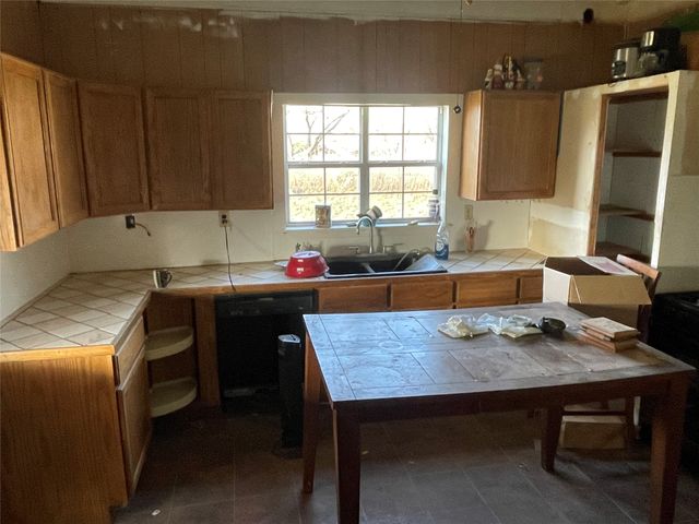 100 Cottle Street, Moran, TX 76464