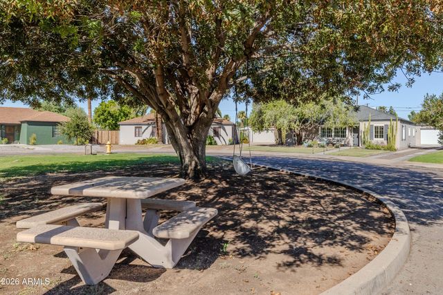 546 W LEWIS Avenue, Phoenix, AZ 85003