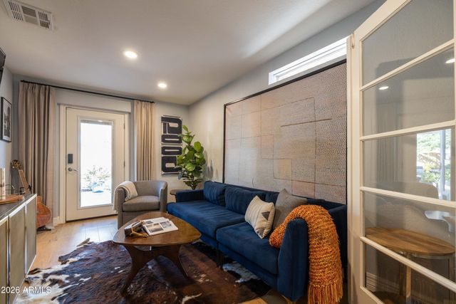 546 W LEWIS Avenue, Phoenix, AZ 85003