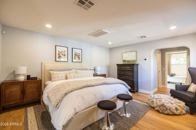 546 W LEWIS Avenue, Phoenix, AZ 85003