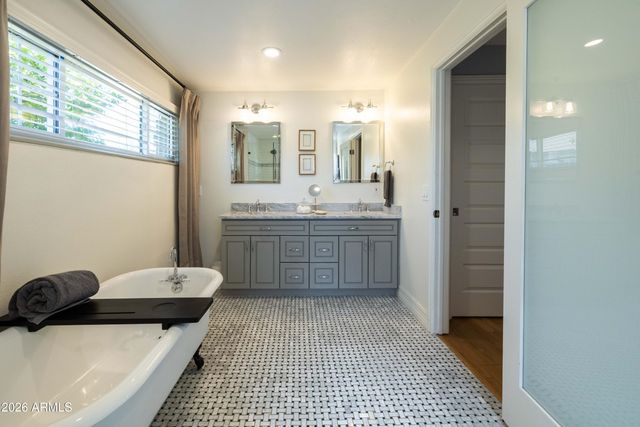 546 W LEWIS Avenue, Phoenix, AZ 85003