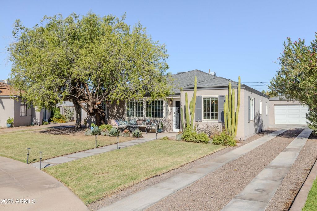 546 W LEWIS Avenue, Phoenix, AZ 85003 — photo 2
