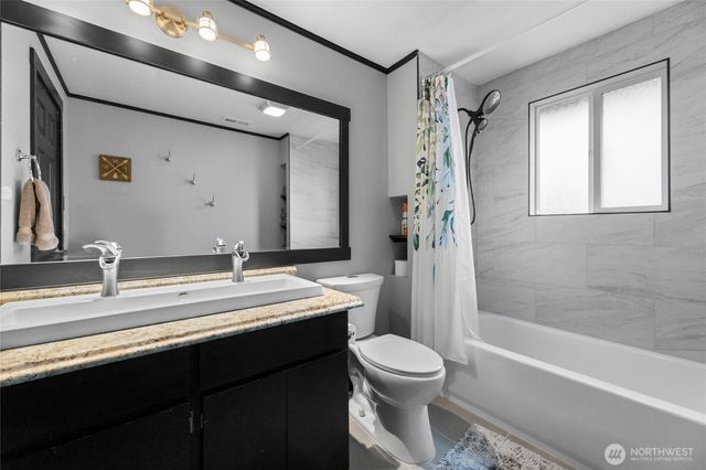 2942 Sun Mountain Drive, Enumclaw, WA 98022