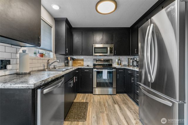 2942 Sun Mountain Drive, Enumclaw, WA 98022