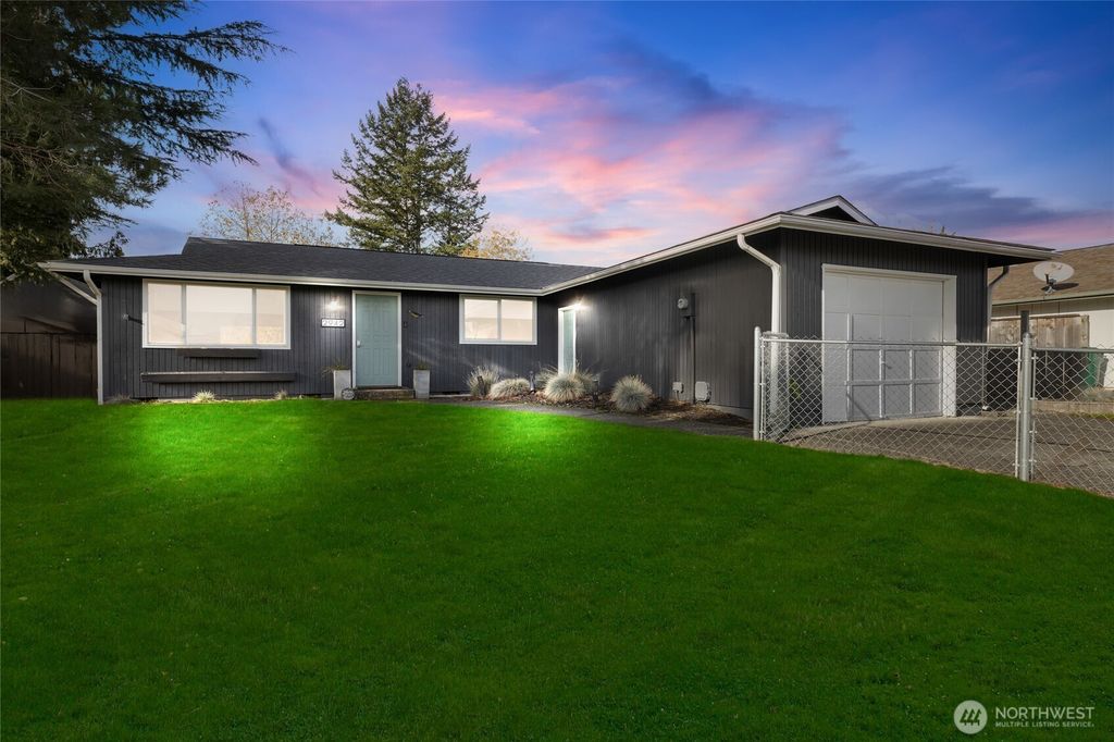 2942 Sun Mountain Drive, Enumclaw, WA 98022