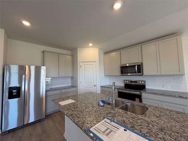 112 Honey Bee RD, Jarrell, TX 76537