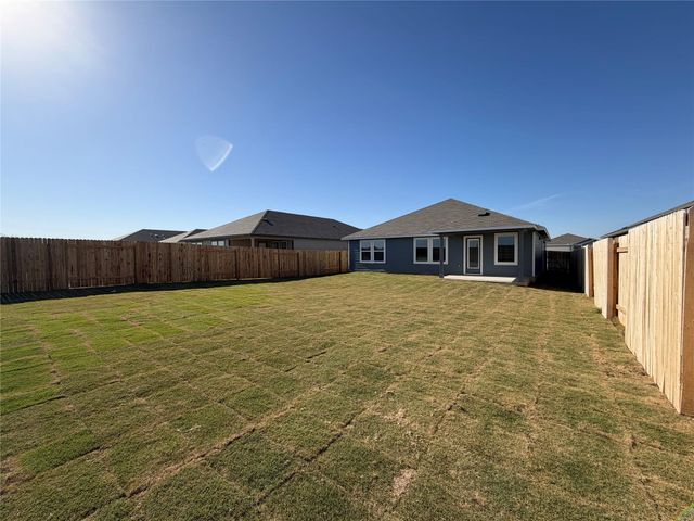 112 Honey Bee RD, Jarrell, TX 76537