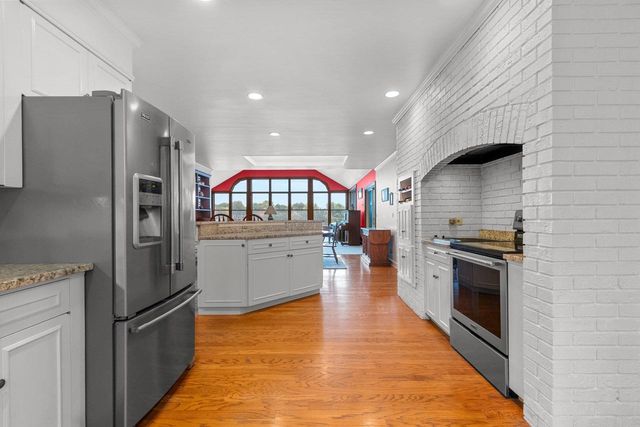 235 AUTUMN DRIVE, De Pere, WI 54115