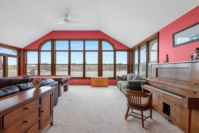 235 AUTUMN DRIVE, De Pere, WI 54115