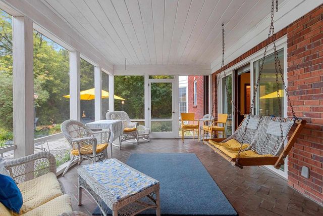 235 AUTUMN DRIVE, De Pere, WI 54115