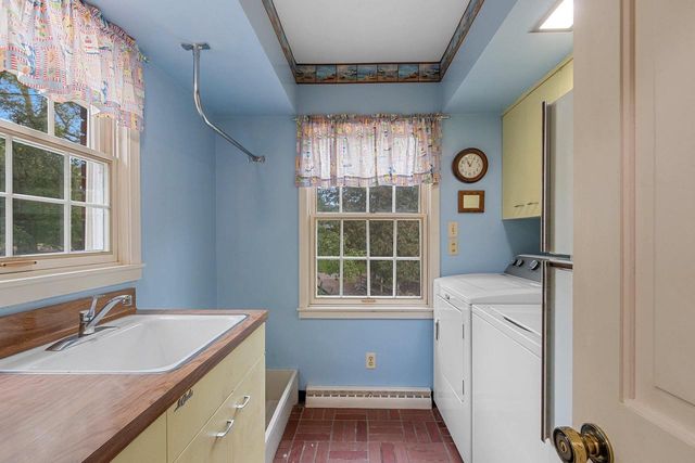 235 AUTUMN DRIVE, De Pere, WI 54115