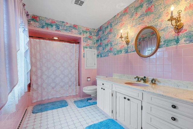 235 AUTUMN DRIVE, De Pere, WI 54115